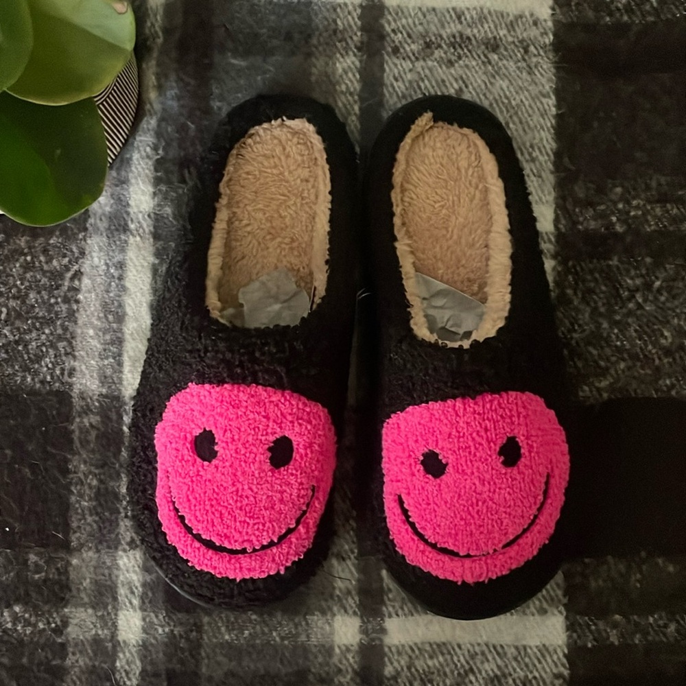 Pink/Black Smiley Face Plush Slip-On Slippers